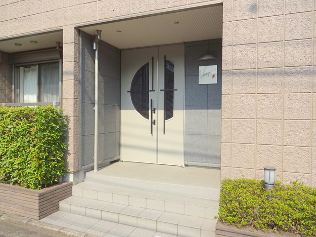 メゾン　マツヤのエントランス|★オートロック完備★亜細亜大学至近★