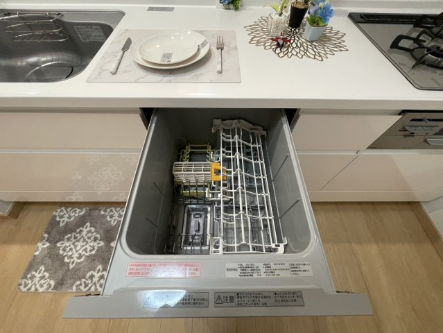 星田2丁目　中古一戸建ての設備|食器洗い乾燥機
■物件内覧・資金計画相談・住宅ローン相談、リフォーム相談、お問合せ受付中■
※当日・翌日のご内覧、ご相談はお電話でのお問合せがスムーズです！