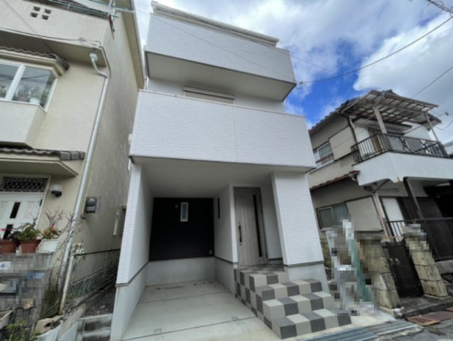 星田2丁目　中古一戸建ての外観|新しい生活にいかがでしょうか？外観はお住まいの顔になります。こだわりたいポイントですね。外壁塗装や屋根塗装のご相談も承っております。
■現地内覧・資金計画相談・住宅ローン相談もお問合せ受付中■