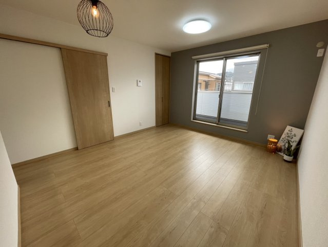 星田2丁目　中古一戸建ての居間・リビング|LDK14.0帖
■物件内覧・資金計画相談・住宅ローン相談、リフォーム相談、お問合せ受付中■
※当日・翌日のご内覧、ご相談はお電話でのお問合せがスムーズです！