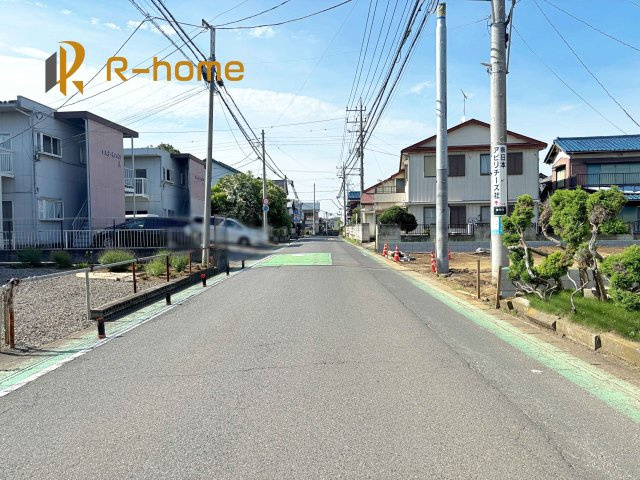 常総市豊岡町3期　新築戸建て　2号棟の前面道路含む現地写真|周辺環境も併せて案内致します♪
閑静な住宅地で笑顔あふれる新生活！
ぜひ現地へお越しください♪