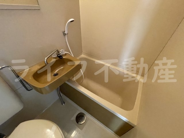 ハーモニーハイツ花園東の浴室|きれいなお風呂です