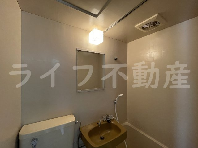 ハーモニーハイツ花園東の洗面所|ゆったりとスペースのある洗面所