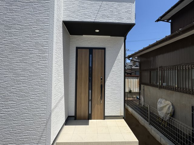 柏市光ヶ丘４丁目新築戸建【酒井根東小学校：6分】のエントランス|エントランス・玄関ポーチ