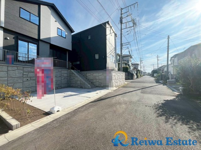 新築戸建　藤沢市大庭の前面道路含む現地写真