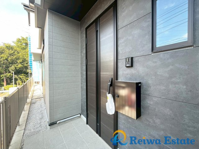 新築戸建　藤沢市大庭の玄関