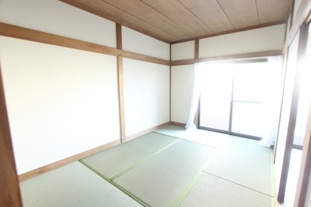 フラワーハイツの和室