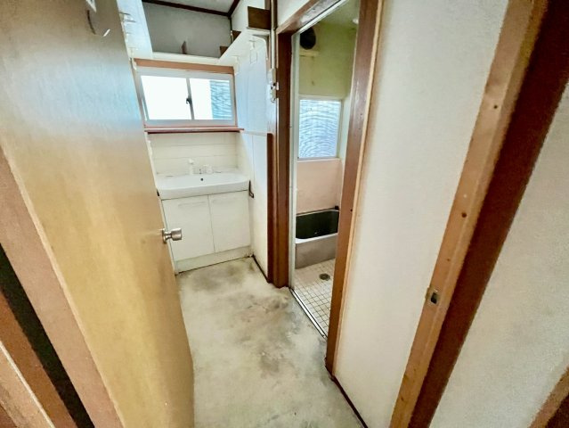 下伊福本町　寮の洗面所|独立洗面台になります☆