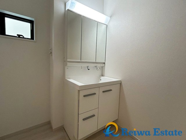 新築戸建　藤沢市大庭の独立洗面台