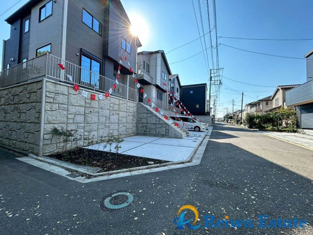 新築戸建　藤沢市大庭の前面道路含む現地写真