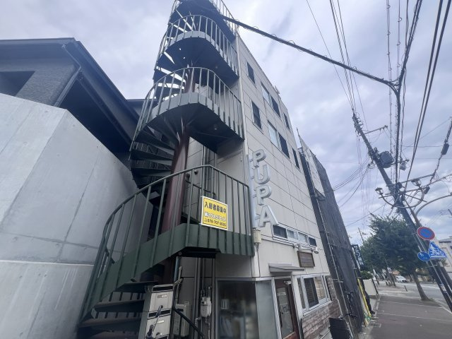 PUPAビルのエントランス