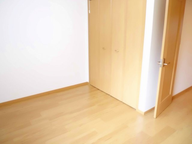ジュネスの寝室