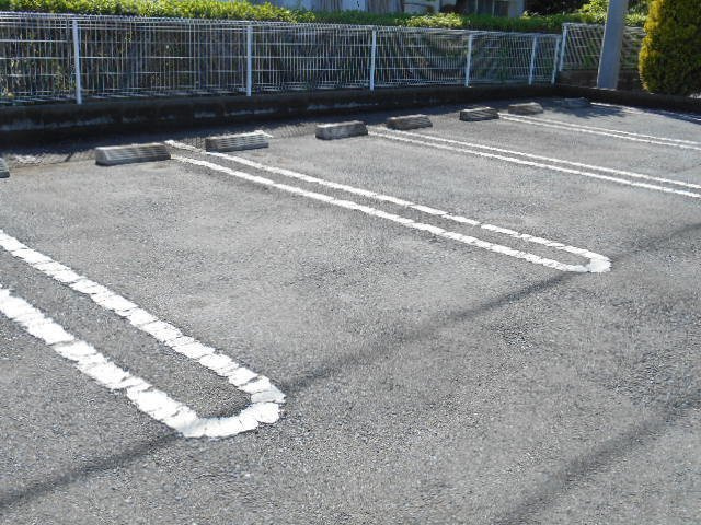 ジュネスの駐車場