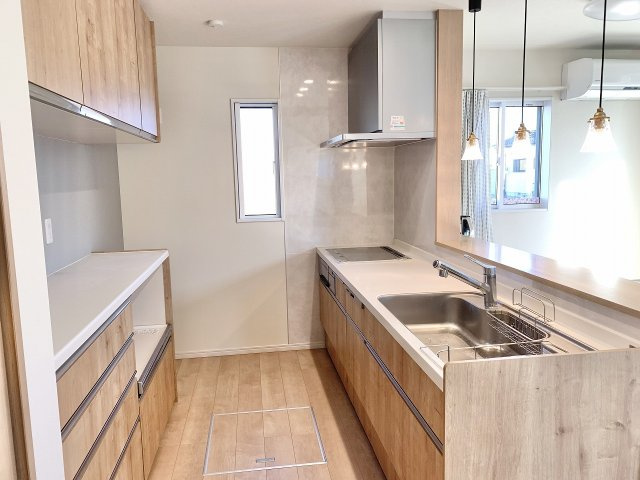 【令和3年築】高崎市下小鳥町　中古住宅のキッチン