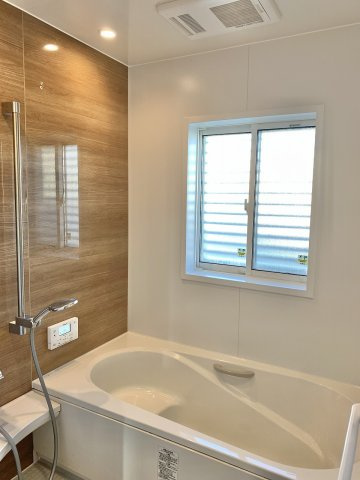 【令和3年築】高崎市下小鳥町　中古住宅の浴室