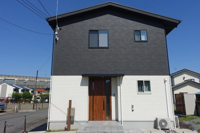 【令和3年築】高崎市下小鳥町　中古住宅の外観