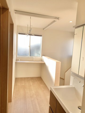 【令和3年築】高崎市下小鳥町　中古住宅のランドリースペース