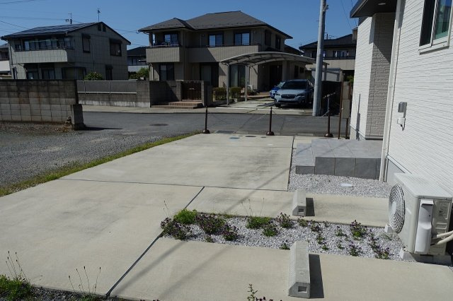 【令和3年築】高崎市下小鳥町　中古住宅の駐車場