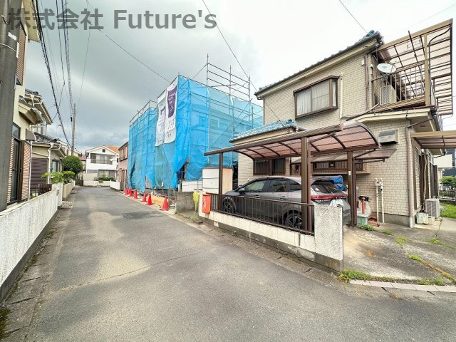吉川市保　新築戸建　全1棟の前面道路含む現地写真|前面道路含む現地写真です。