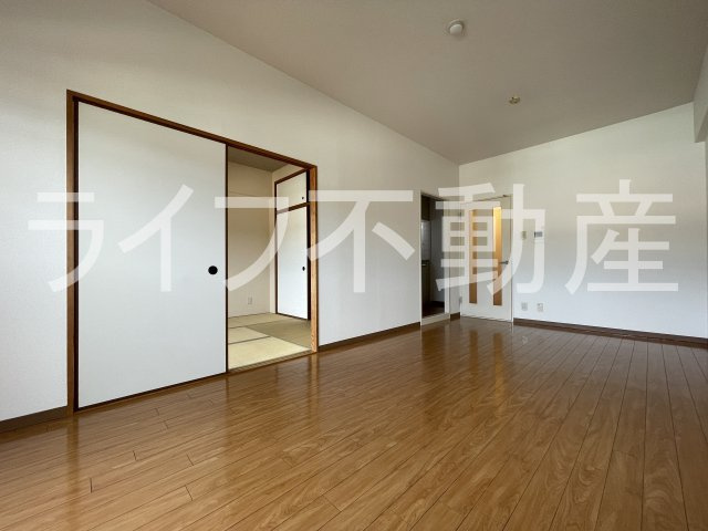 フローリッシュ北田の寝室