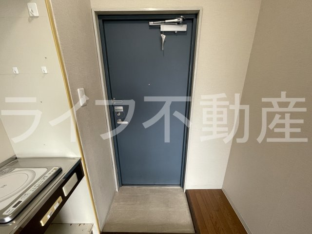 プラットホーム額田駅前店の玄関