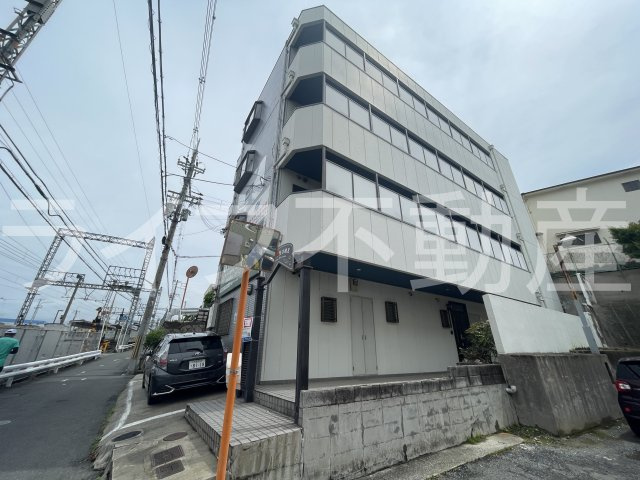 プラットホーム額田駅前店の外観