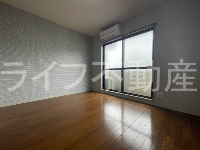 プラットホーム額田駅前店の居間・リビング