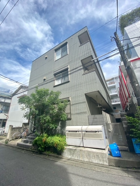 メゾン新丸子の外観|★物件現地や最寄り駅等でのお待ち合わせでご案内が可能です★