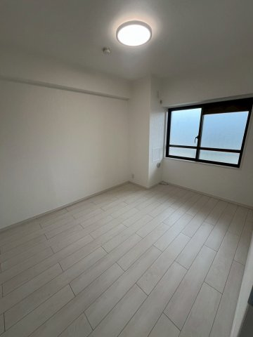 朝日プラザシティサザンパークI棟　最上階メゾネットタイプの洋室|ドアの閉まる洋室は2部屋ございます