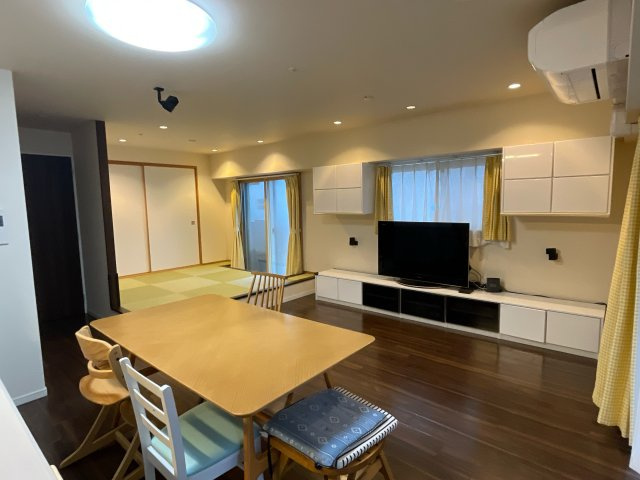 アルファステイツ福山駅前IIの居間・リビング|南側に面した16.1帖のLDKです。