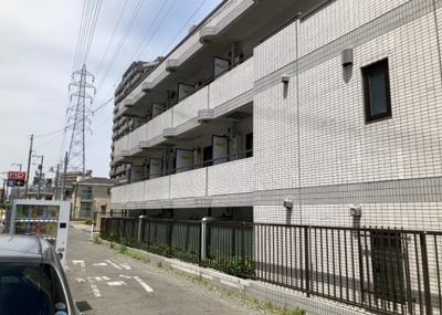 【構造・工法・仕様】 | ワコーレ町田 | ＲＣ造、Reinforced Concreteは直訳すると補強されたコンクリートです。主に柱や梁・床・壁が鉄筋とコンクリートで構成おり、鉄筋を組んだ型枠にコンクリートを流し込んで固めたものを指します。