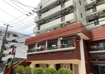 【構造・工法・仕様】 | スターハイツ相模大野駅前 | ＲＣ造、Reinforced Concreteは直訳すると補強されたコンクリートです。主に柱や梁・床・壁が鉄筋とコンクリートで構成おり、鉄筋を組んだ型枠にコンクリートを流し込んで固めたものを指します。