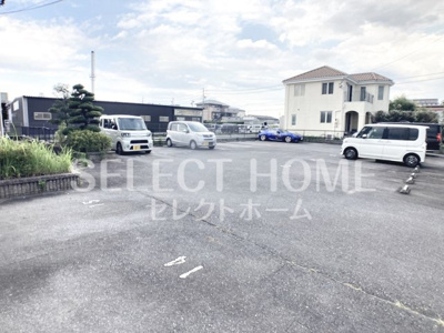 【駐車場】 | リバーサイドオオスカ | 駐車場に車を止められます