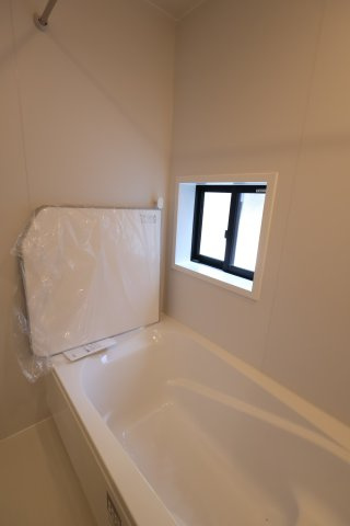 《仲介手数料無料》桜区西堀７丁目22-33(1号棟)新築一戸建てグラファーレの浴室|撮影日 2025年9月25日 13:00 晴れ