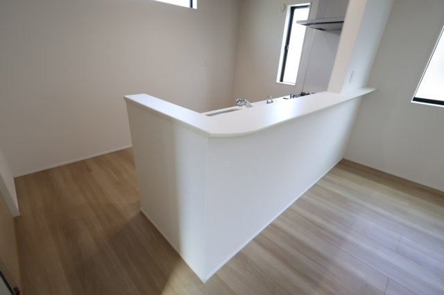 《仲介手数料無料》桜区西堀７丁目22-33(1号棟)新築一戸建てグラファーレのキッチン|撮影日 2025年9月25日 13:00 晴れ