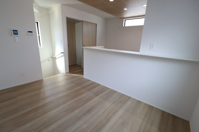 《仲介手数料無料》桜区西堀７丁目22-33(1号棟)新築一戸建てグラファーレの居間・リビング|撮影日 2025年9月25日 13:00 晴れ