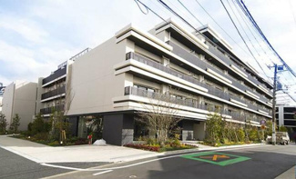 【外観】 | 鉄筋コンクリート造のがっちりとした建物。