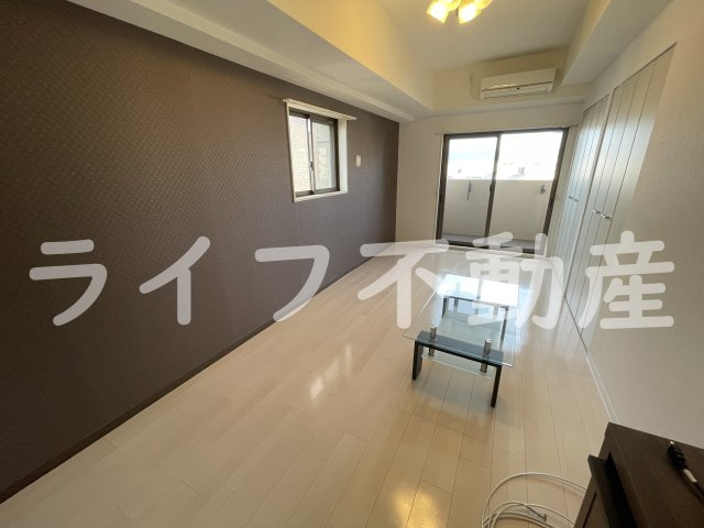 Luxe布施北Ⅱ（ラグゼ布施北Ⅱ）の居間・リビング|ゆったりとしたリビングです