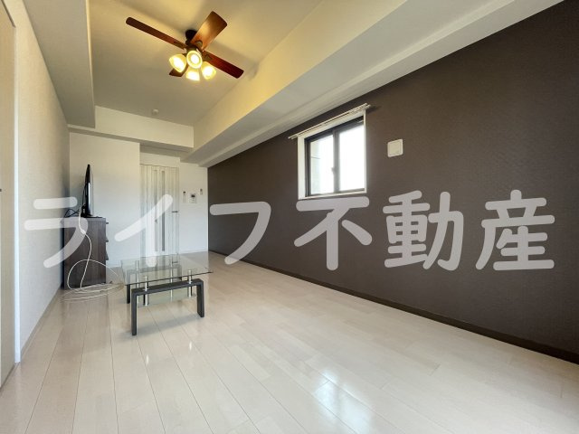 Luxe布施北Ⅱ（ラグゼ布施北Ⅱ）の居間・リビング|ゆったり過ごせる居間です