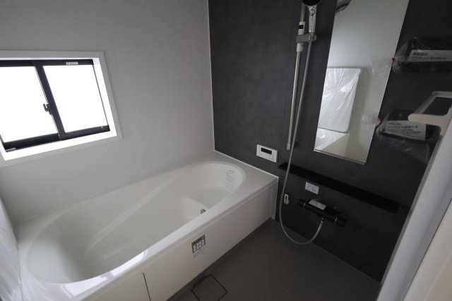 《仲介手数料無料》桜区西堀７丁目22-33(4号棟)新築一戸建てグラファーレの浴室|撮影日 2025年9月25日 13:00 晴れ