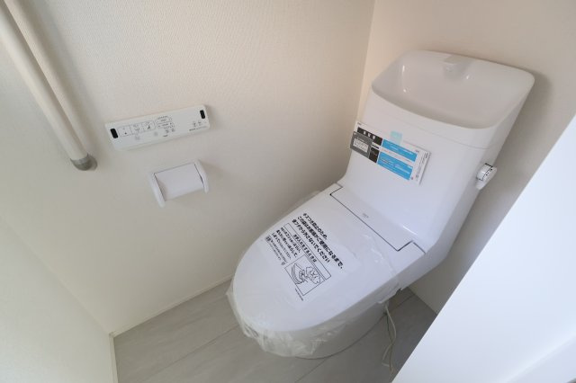 《仲介手数料無料》桜区西堀７丁目22-33(4号棟)新築一戸建てグラファーレのトイレ|撮影日 2025年9月25日 13:00 晴れ