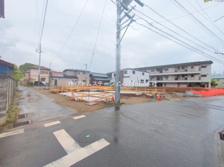 【前面道路含む現地写真】