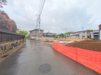 【前面道路含む現地写真】