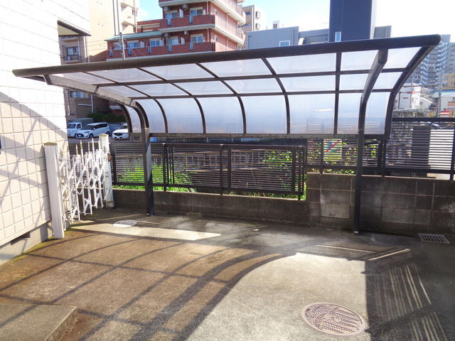 藤沢市大鋸２丁目の賃貸マンションのその他共用部分|屋根付き駐輪場