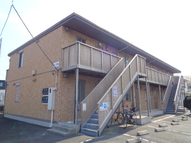 平塚市南金目のアパートの外観