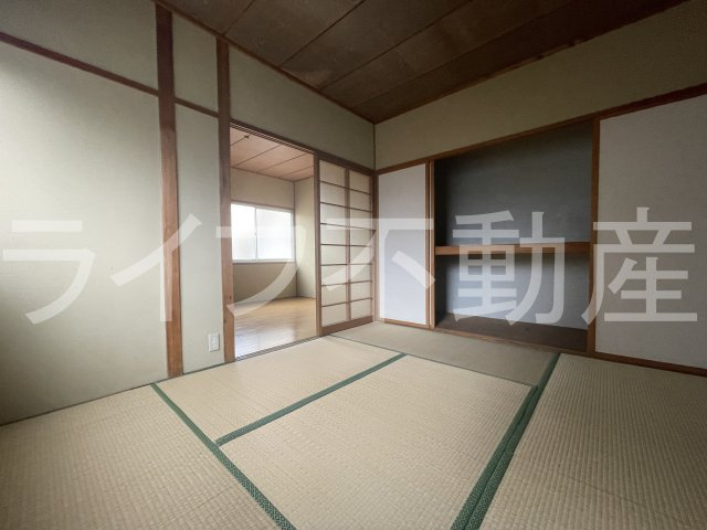 東大阪市山手町貸家の内装|内装は落ち着いています