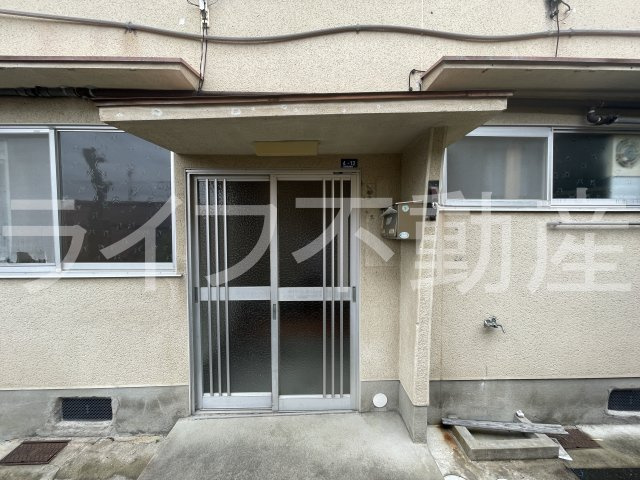 東大阪市山手町貸家のエントランス|落ち着いたエントランスです