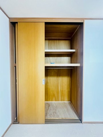 多井畑貸家の収納