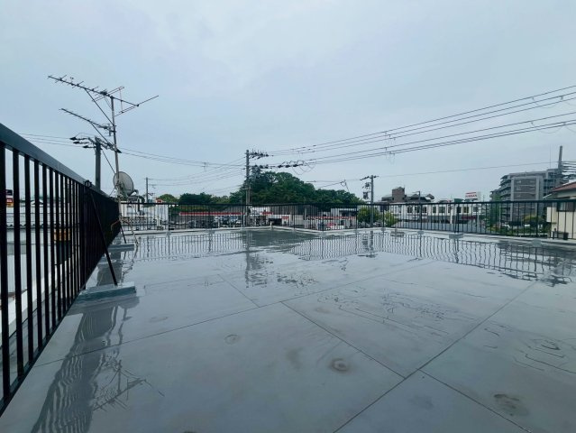 多井畑貸家のバルコニー