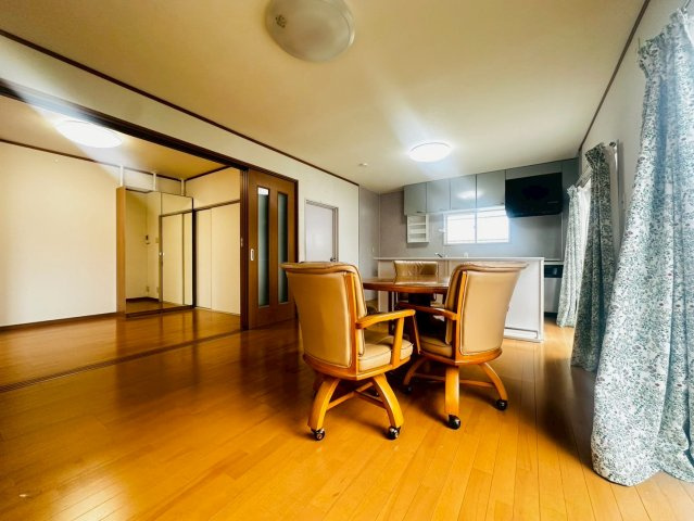 多井畑貸家の居間・リビング